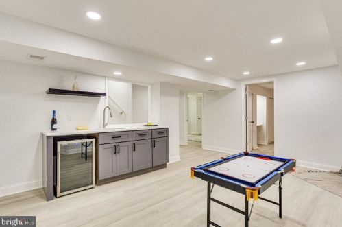 118 Fleetwood Ter, Silver Spring MD  20910-5511 exterior