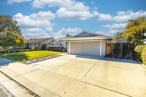 1421 Entrada Way, Modesto, CA 95355-3403