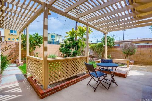 2222 236th Pl, Torrance CA  90501-5949 exterior
