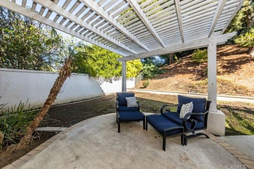 7551 Hollow Oak Rd, Anaheim CA  92808-1429 exterior