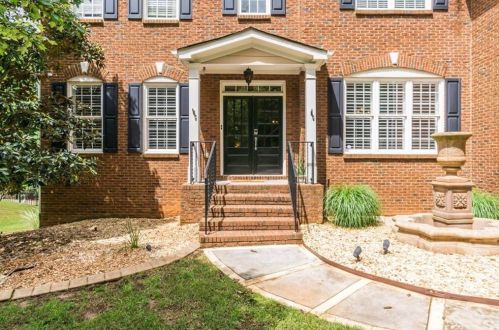 2945 Fredrick Dr, Marietta, GA 30062-1531