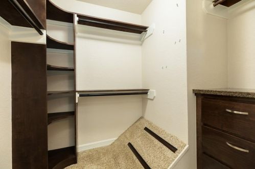 22 Mariner Village Dr, Taylor Lake Village TX 77586-5448 exterior