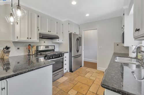 2605 Gill Ct, Concord CA  94520-2230 exterior