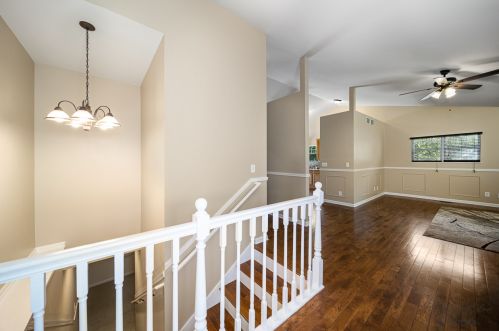 214 Baron Dr, Spring Grove, IL 60081-8921