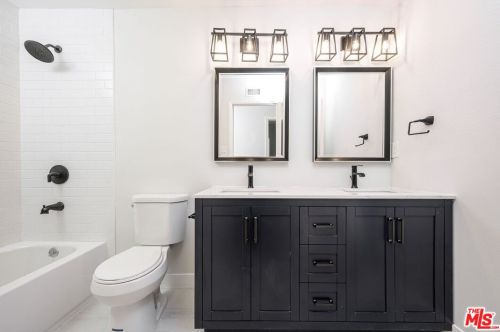 1650 Ona Cir, Simi Valley CA  93063-4540 exterior