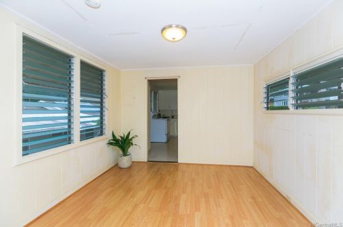 2640 Henry St, Honolulu, HI 96817-1139