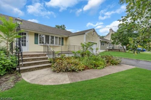 10 Rosewood Dr, Madison, NJ 07940-1121