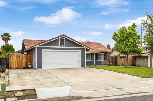 1561 Heidi Ct, Redlands, CA 92374-2658