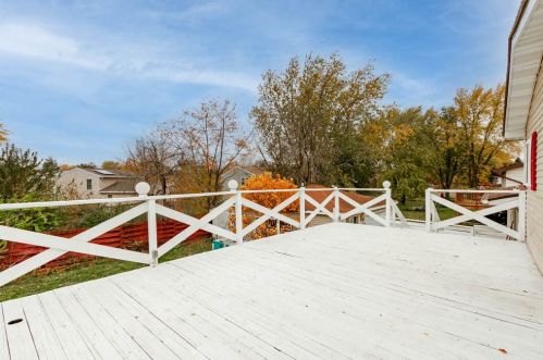 305 Lyons Dr, Lemont IL  60440-1852 exterior