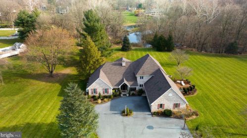 6 Waterfront Estates Dr, Lancaster, PA 17602-4133