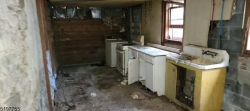 71 Karrville Rd, Port Murray, NJ 07865-4118