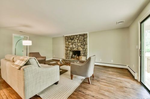 195 Orchard Hill Dr, Wapping CT  06074-3022 exterior