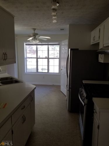 331 Grand Oaks Ct, Stockbridge GA  30281 exterior