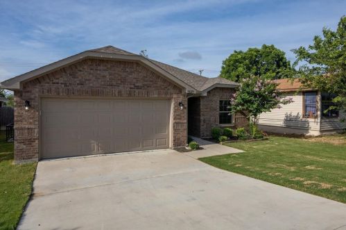 5829 Farnsworth Ave, Fort Worth TX  76107-7321 exterior