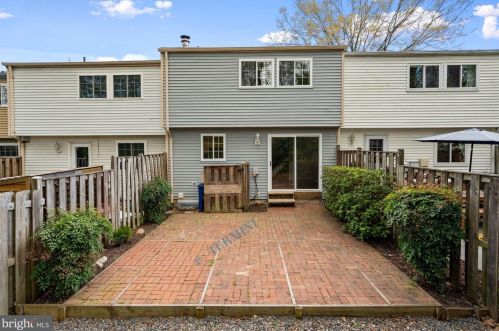 6804 Montivideo Square Ct, Falls Church, VA 22043-1655