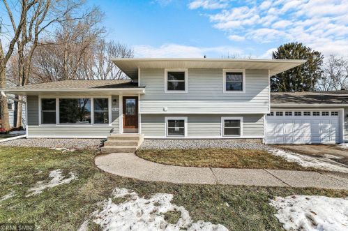3954 Hazel St, Saint Paul, MN 55110-4371