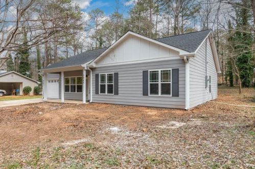 3940 Woodland Cir, Conyers GA  30013-3057 exterior