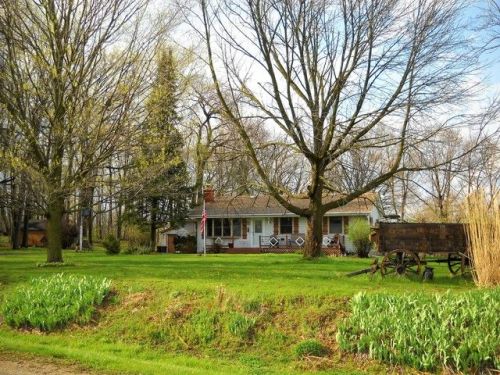 2002 40th Rd, Serena, IL 60549-9601