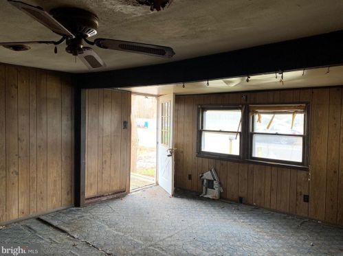 21 Hands Mill Rd, Delmont, NJ 08314-2065
