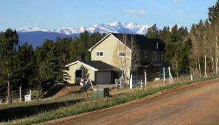 2925 Coyote Cir, Arvada CO  80422-8774 exterior