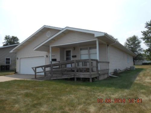 91 Adams St, Varna, IL 61375-9333