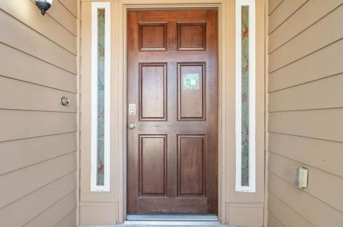 915 Blair Field Ln, Fresno, TX 77545-8686