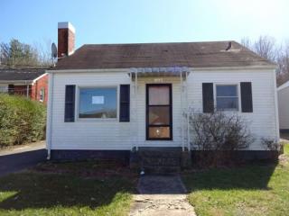 614 I St, Elizabethton, TN 37643-3002