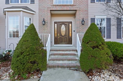 11 Hardwood Dr, Jackson Twp, NJ 08527-5349