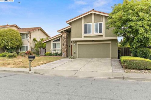 138 Vienna Dr, Milpitas, CA 95035-3145