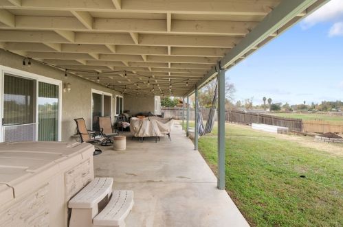 9479 Stirrup St, Riverside CA  92509-4960 exterior