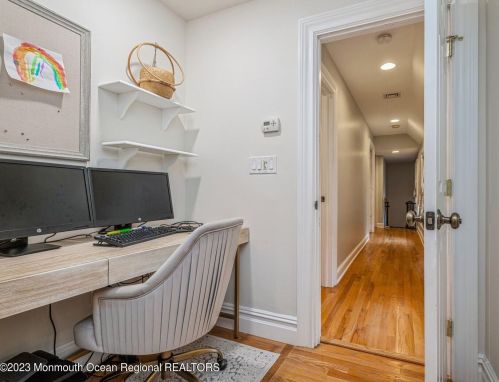 10 Liberty St, Middletown, NJ 07748-2530