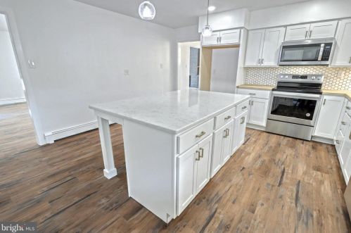 173 Strathcona Dr, York PA  17403-3830 exterior
