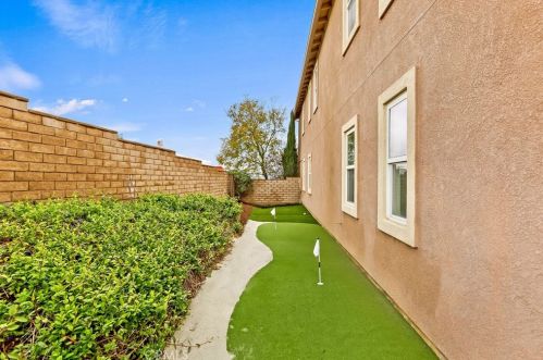 16849 Ridge Cliff Dr, Riverside CA  92503-0251 exterior