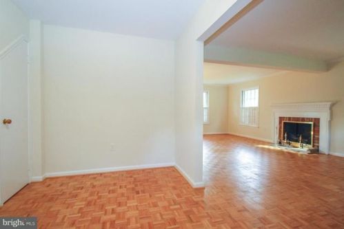 4704 Kingston Dr, Annandale, VA 22003-6145