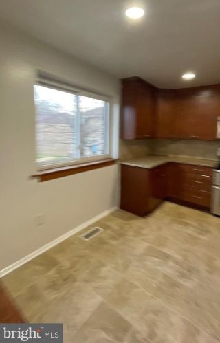 6992 Knighthood Ln, Columbia MD  21045-4802 exterior