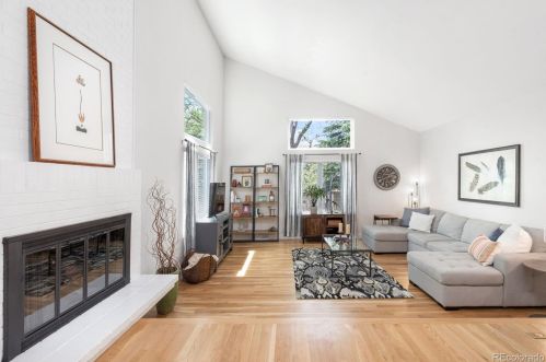 7869 Valentia St, Englewood CO  80112-3301 exterior