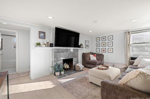 6 Harris St, Norwalk CT  06850-2015 exterior