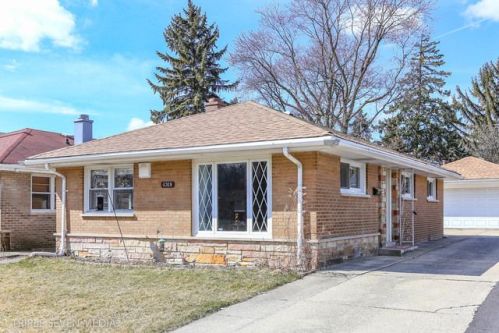 4318 Oak Ave, Lyons, IL 60534-1511