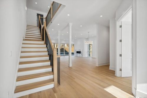 38 Bruce Park Dr, Greenwich, CT 06830-7202