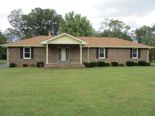211 Lealand Ln, Lebanon, TN 37087-2027