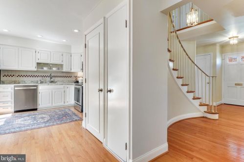 5940 Queenston St, Springfield VA  22152-1731 exterior