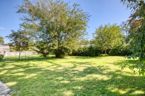 53 Mead Ave, Greenwich CT  06830-6812 exterior