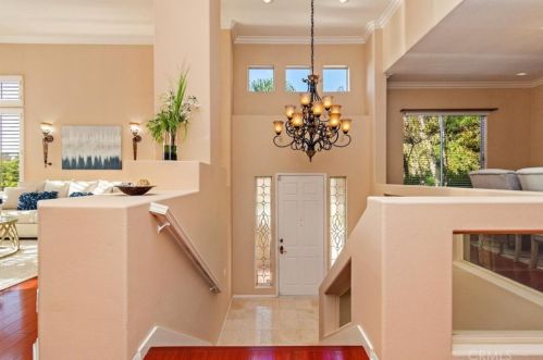 348 San Vicente Ln, Anaheim, CA 92807-4067