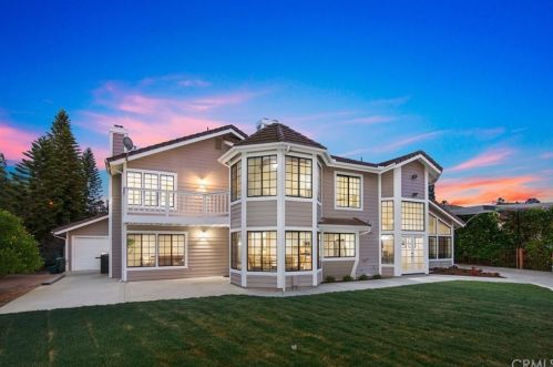 7115 Orozco Dr, Riverside, CA 92506-5561