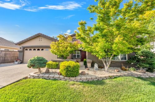 5713 Birch Point Ct, Elk Grove, CA 95757-8318