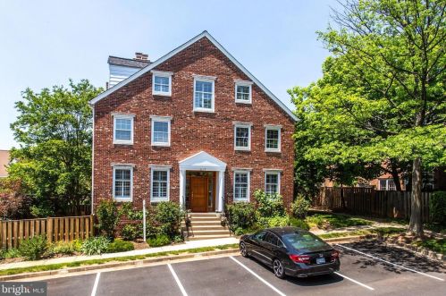 6679 Mclean Dr, Mc Lean, VA 22101-4002