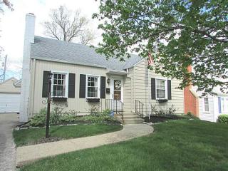 1535 Crestview Dr, Springfield, OH 45504-1647