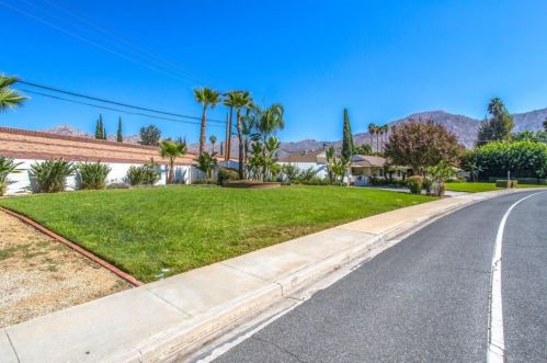 3520 Watkins Dr, Riverside CA  92507-4609 exterior