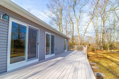 6 Indian Wood Rd, Niantic CT  06357-1021 exterior
