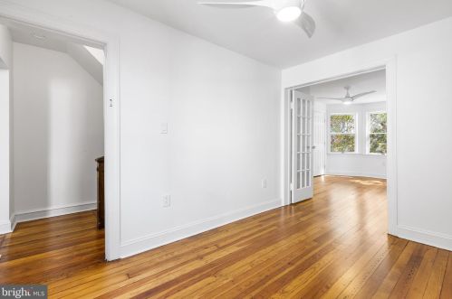 904 10th St, Philadelphia PA 19147-3744 exterior